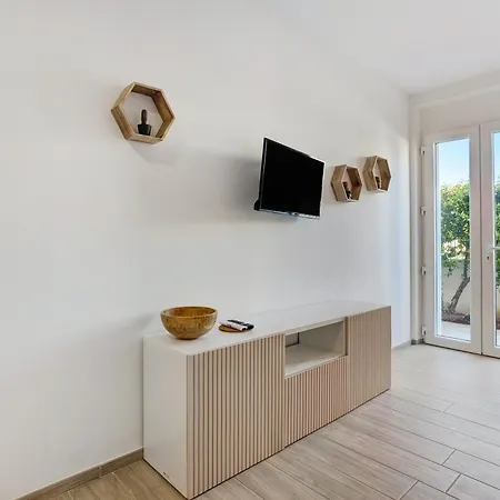 2 Apartment *